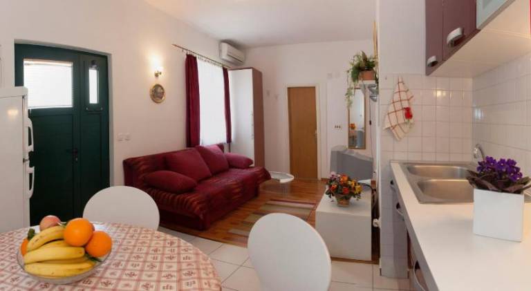 Rental apartment with patio & garden | Next to Diocletian's Palace — photo 4