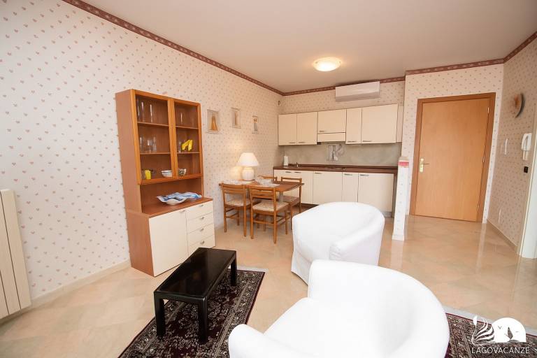 Family-oriented pleasant rental apartment with patio | Lake view | Pets are welcome — photo 4