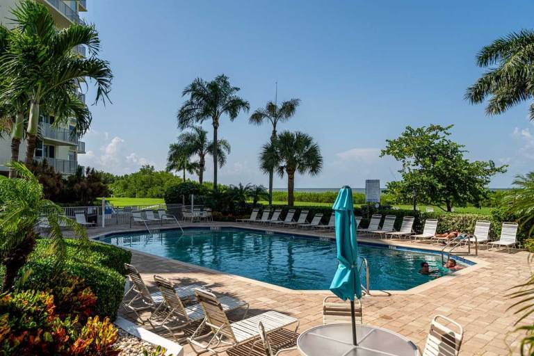 Condo with grill & pool — photo 2