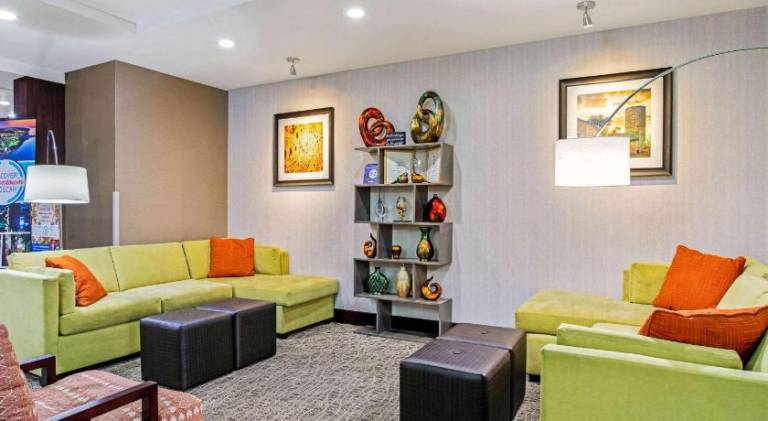 La Quinta Inn & Suites by Wyndham Paducah — photo 5