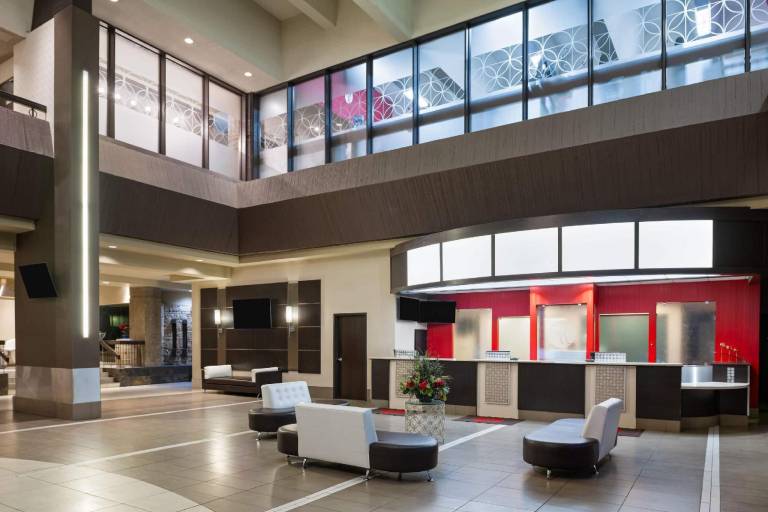 Ramada Plaza by Wyndham Regina Downtown — photo 3