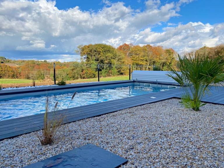 Gite with terrace, yard & pool | Pets allowed — photo 2