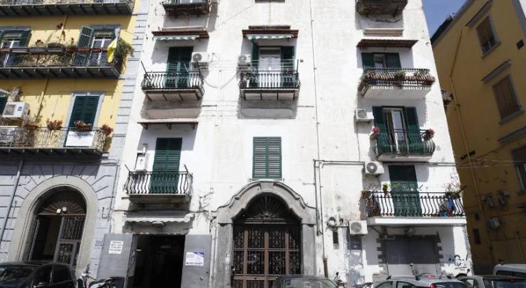 Spacious rental apartment with jacuzzi | Near Naples Cathedral | Pets allowed — photo 3