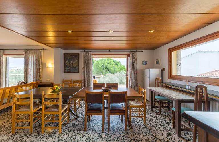 Fully equipped wonderful villa with yard, private pool & patio | Beach nearby | Pets are welcome — photo 5