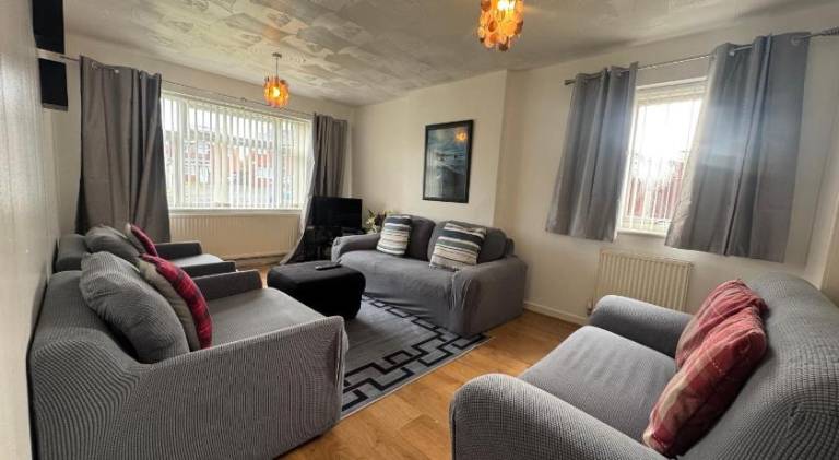 Holiday apartment with 4 rooms for 10 persons in Liverpool