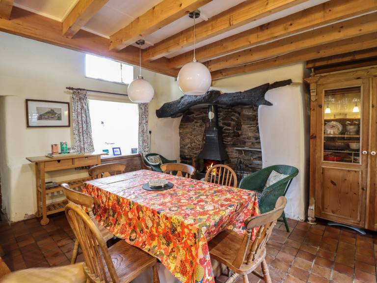 Cottage with yard — photo 5