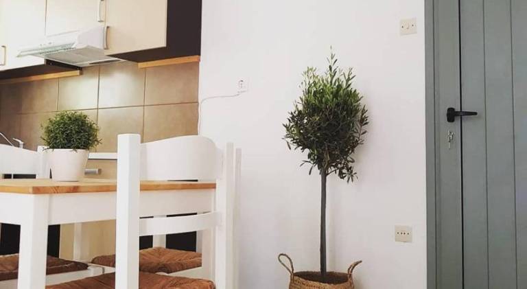 Apartment with patio & garden — photo 3