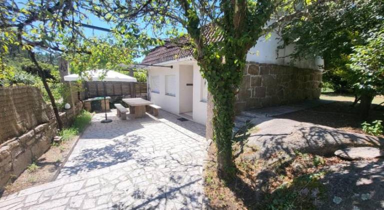 Fully equipped house with patio, yard & private pool | Pets are welcome — photo 5