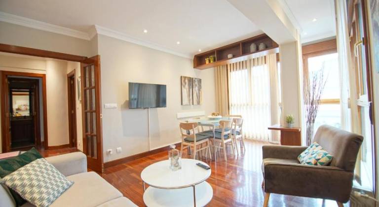 Apartment | Close to Mercado de la Ribera — photo 2