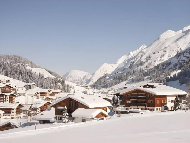 Holiday apartment with sauna, yard & terrace in Lech am Arlberg