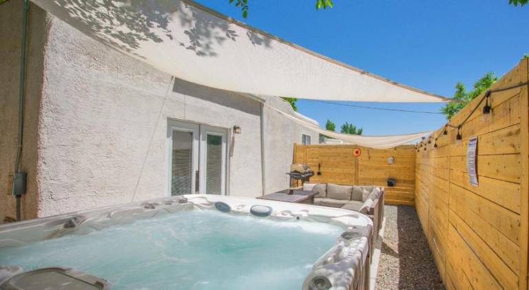 Ample house with jacuzzi | Pets are welcome — photo 3