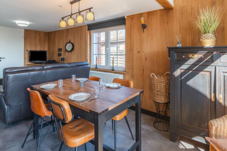 Cottage with barbecue, patio & garden | Nature view | Pet-friendly — photo 2