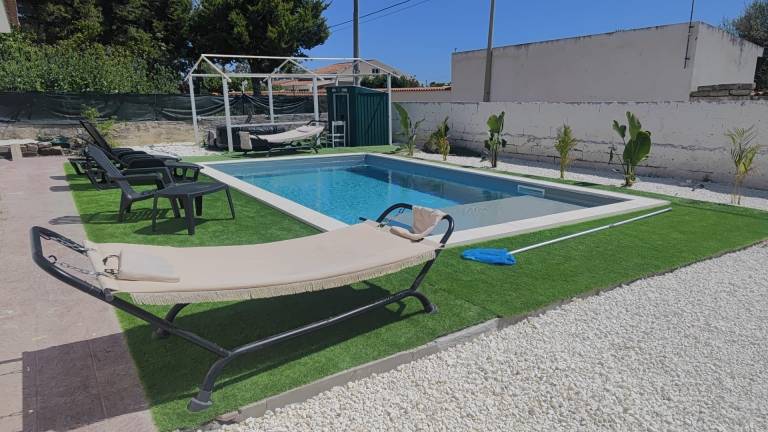 Vacation home with yard, private pool & grill | Garden view in Syracuse