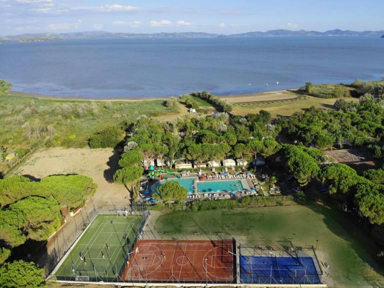 Family-friendly mobile home with patio & pool | Next to the beach | Pets allowed — photo 2