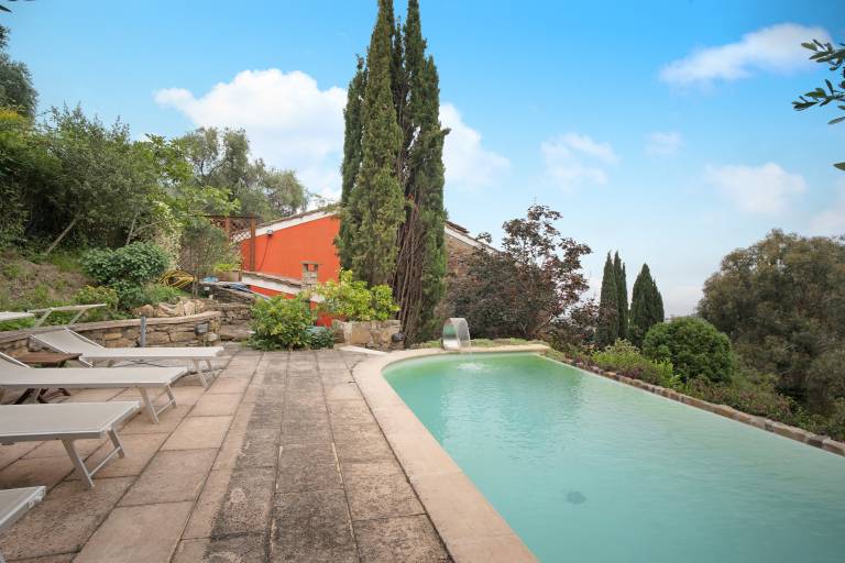 Vacation home with patio, fast internet & grill | Sea view | Suitable for remote work in Sanremo