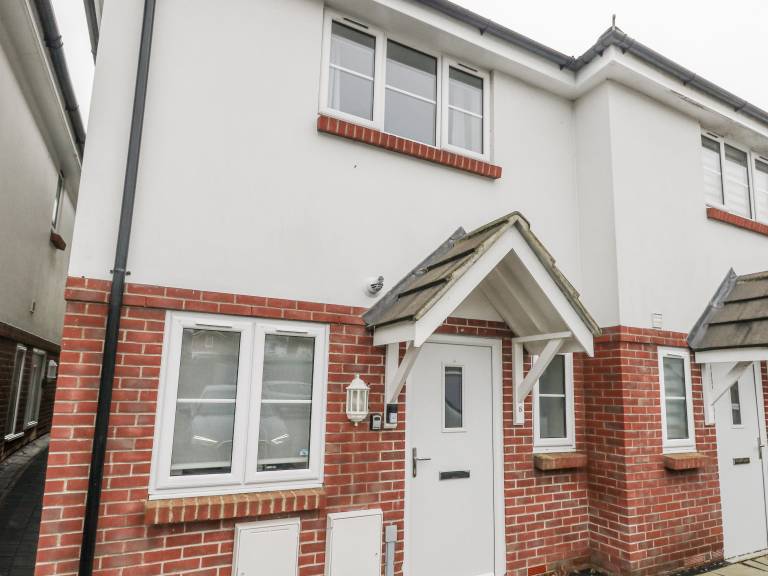 Children-friendly cottage with yard | Beach view | Pets are welcome in Weymouth