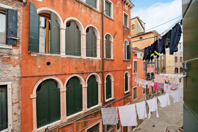 Tiepolo – Elegant Room in Central Venice near Biennale and St. Mark’s Square — photo 4