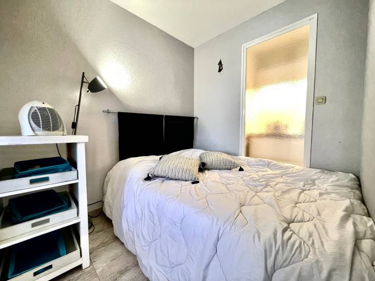 Charming 2-room near beach, pets allowed — photo 3