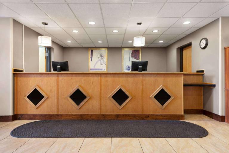 Howard Johnson by Wyndham Billings — photo 5