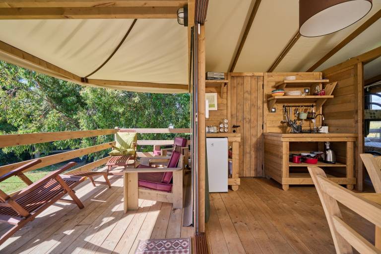 Camping with terrace, barbecue & garden | Garden view | Close to the beach | Pets are welcome — photo 5