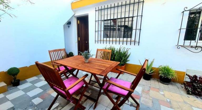 Vacation home with patio & garden | Pet-friendly — photo 5