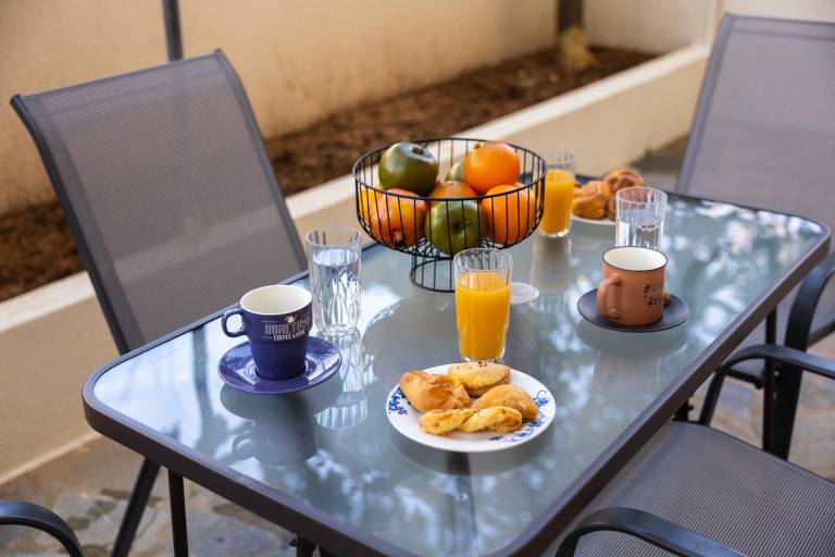 Fully equipped apartment with yard | Pet-friendly — photo 4
