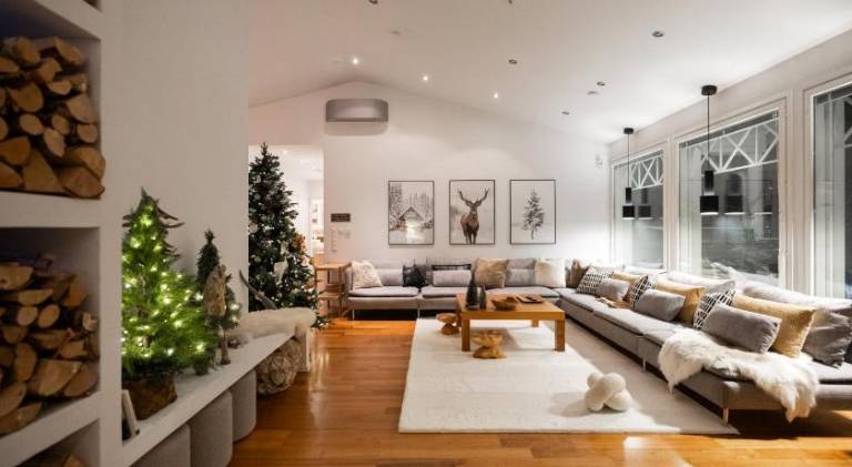 Arctic Circle Luxury House - next to Santa's Village in Rovaniemi