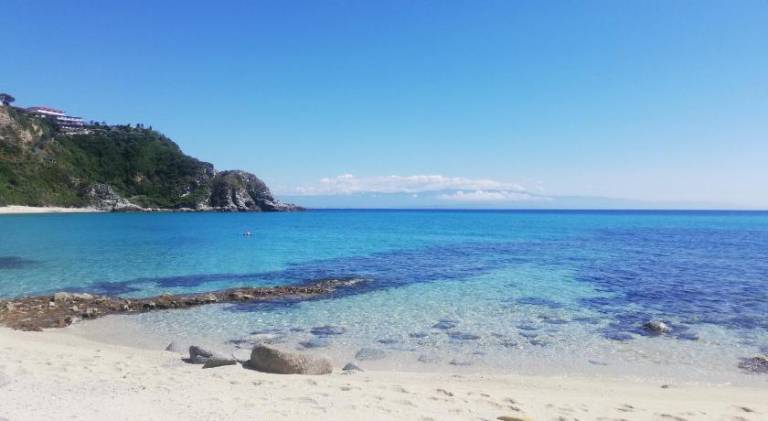 Rental apartment with terrace & BBQ in Ricadi