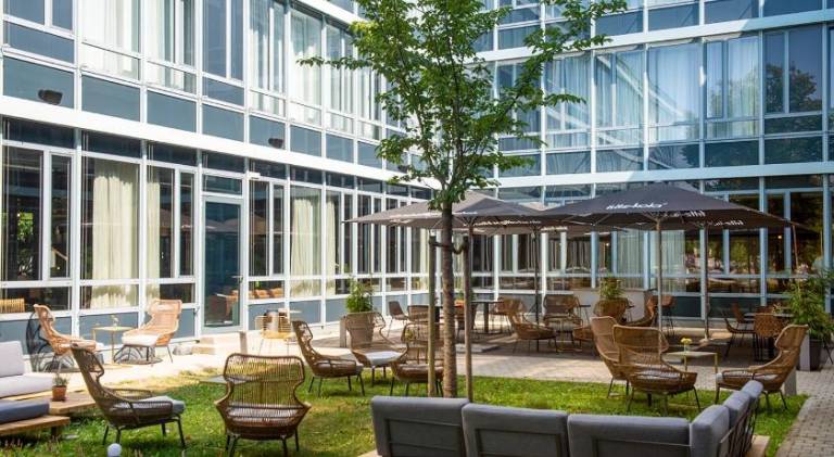 Flightgate Munich Airport Hotel, a member of Radisson Individuals — photo 5