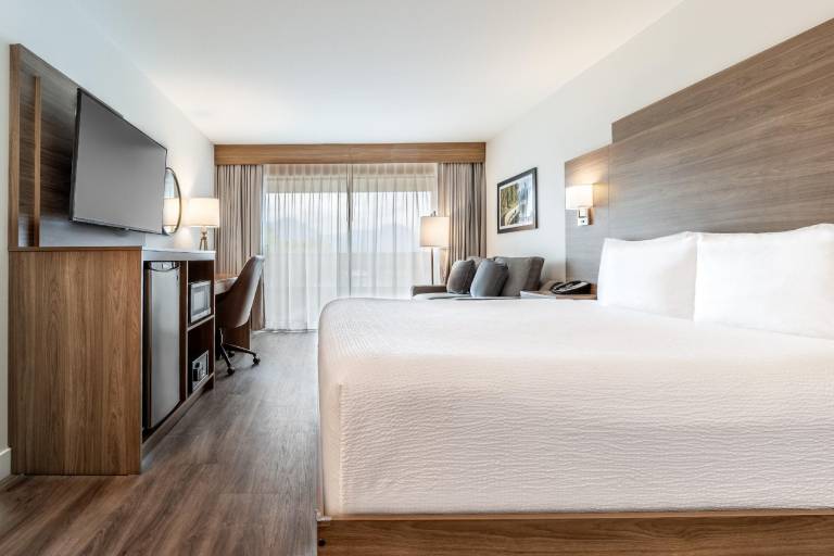 Atrium Hotel Vancouver in North Vancouver, BC