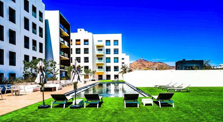 Apartment with jacuzzi & pool — photo 5