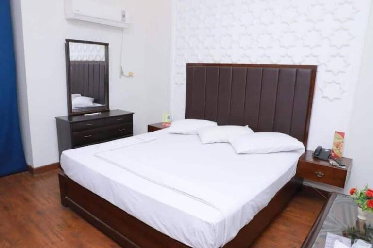 Hotel Royal One Multan