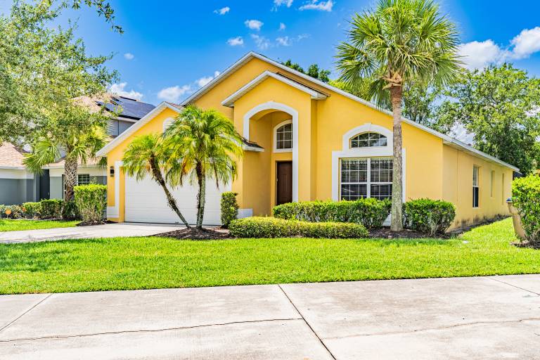 Family-friendly big vacation home with jacuzzi, grill & private pool | Suitable for remote work | Pets are welcome — photo 2