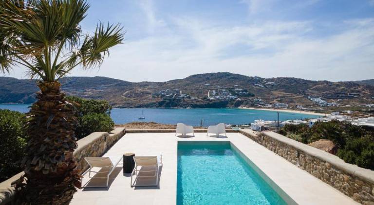 Beautiful villa with terrace, private pool & garden | Close to the beach | Suitable for remote work | Pets are welcome in Mykonos