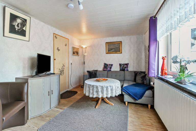 Apartment 'Lüddes Fischerhuus' with Private Terrace, Private Garden and Wi-Fi in Husum