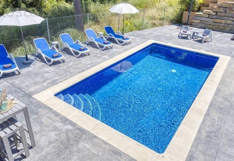 Villa with barbecue, patio & private pool | Mountain view — photo 3