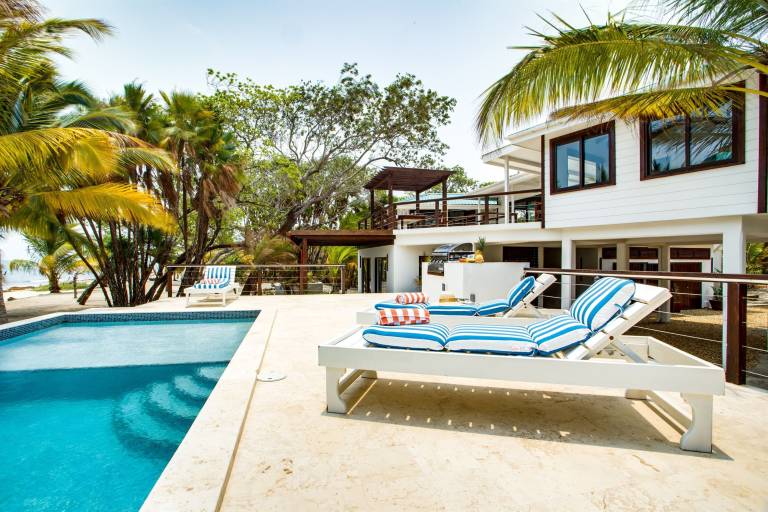 Villa  Placencia