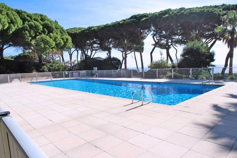 Fully equipped charming apartment with pool & terrace | Pet-friendly — photo 4