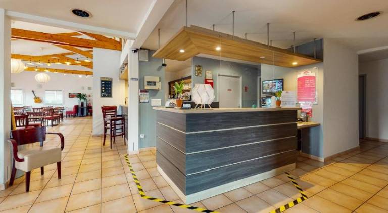 Ever Route 64 Brit Hotel Tarbes Ibos — photo 2