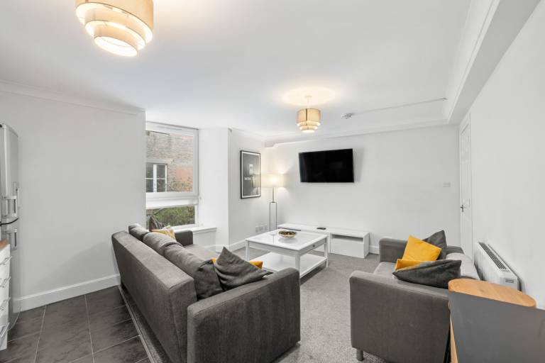 Apartment with 2 rooms for 6 persons — photo 3