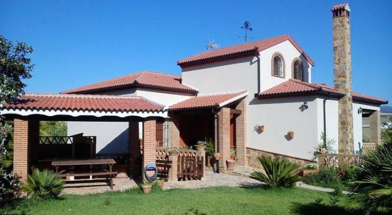 Fully equipped big villa with yard, private pool & barbeque | Pets allowed — photo 5