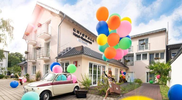 Kristallhotel Fettehenne in Monheim