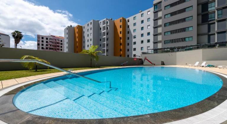 Holiday apartment with pool — photo 4