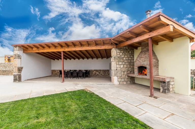 Fully equipped villa with BBQ & yard | Pets are welcome — photo 3