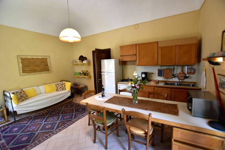 Rental apartment with terrace, BBQ & garden — photo 5