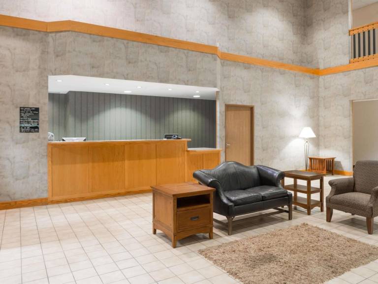 Super 8 By Wyndham Columbia East — photo 2