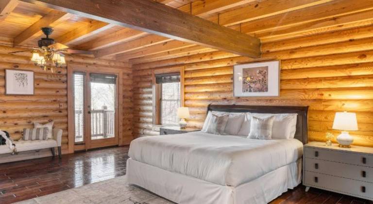 Vacation home with hot tub | Pets are welcome — photo 2