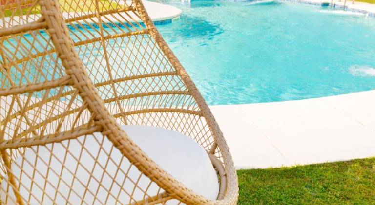 Rental apartment with barbeque, pool & garden — photo 5