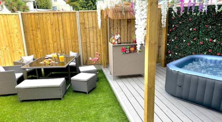 Nice house with jacuzzi | Pets are welcome in Torquay