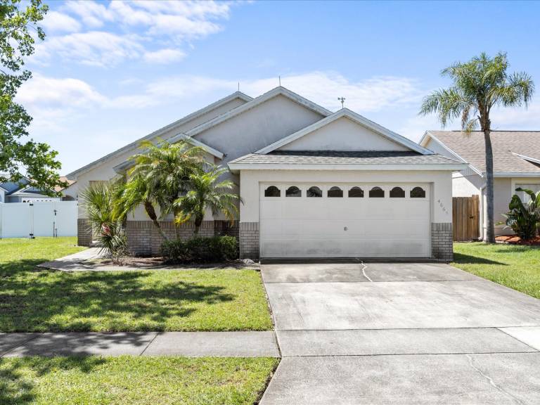 Sunny Getaway with Private Pool Spa & Fenced Yard
